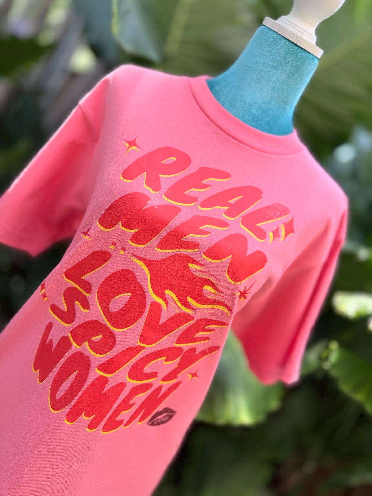Real men love spicy women tee